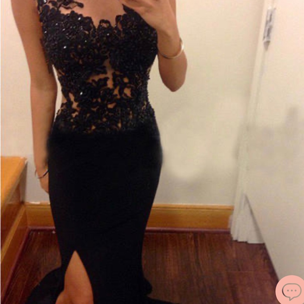 Red carpet stunner brand new evening gown